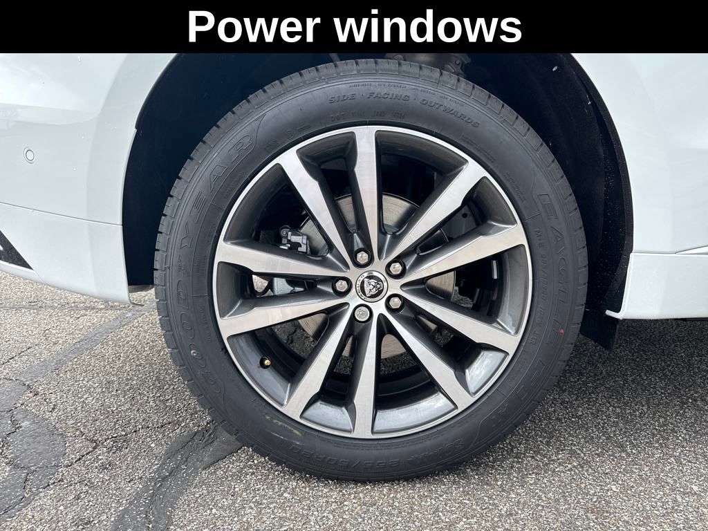 2026 Jaguar F-PACE P250 R-Dynamic S photo 8