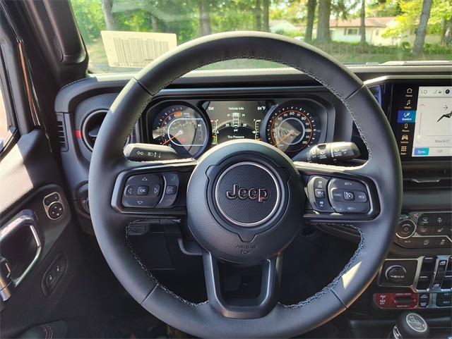 2025 Jeep Wrangler Rubicon photo 15