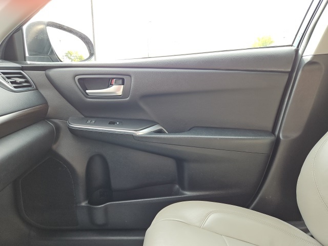 2017 Toyota Camry XLE XSE photo 30