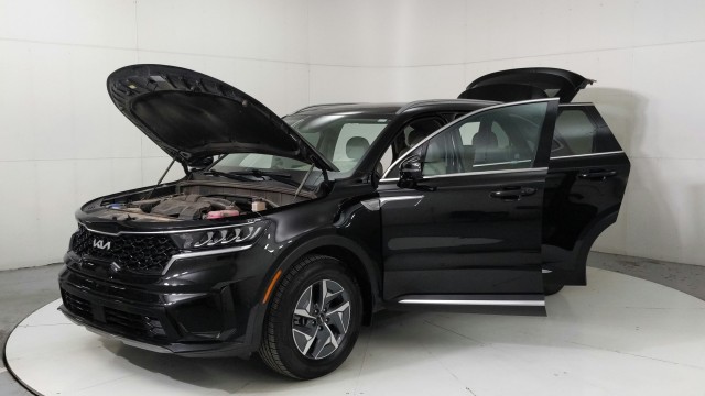 Used 2023 Aurora Black Kia EX image 9