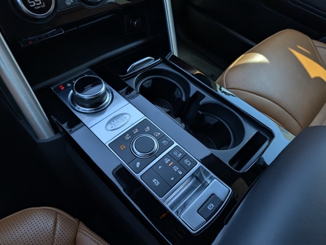2017 Land Rover Discovery HSE Luxury photo 17