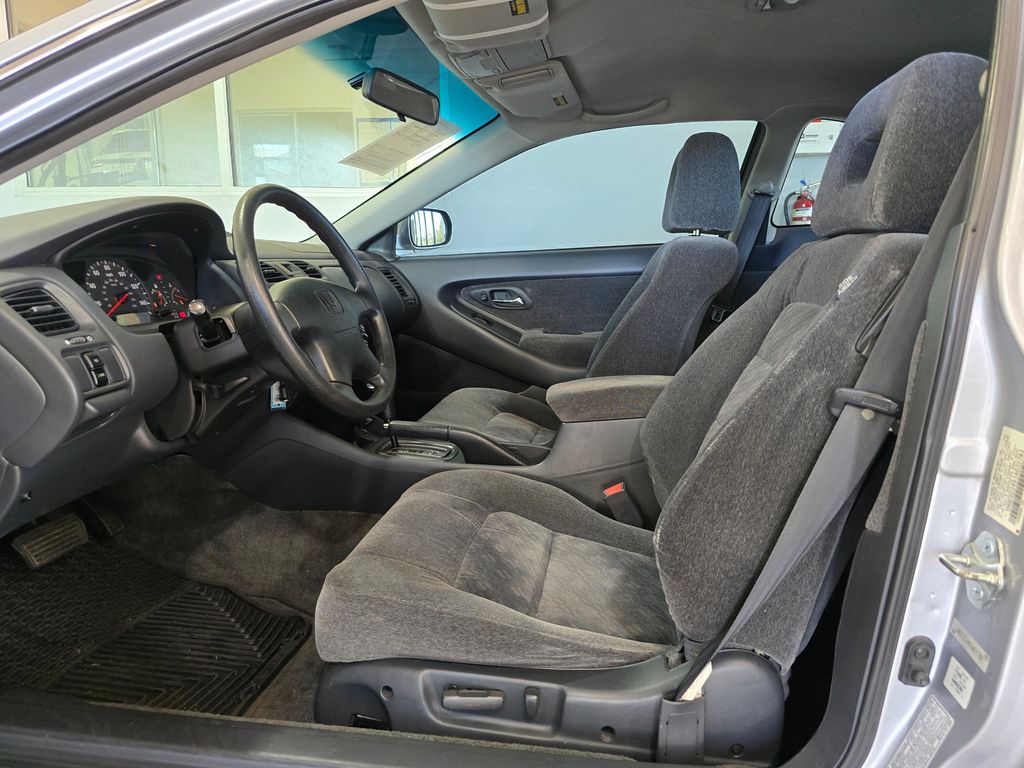 2001 Honda Accord LX photo 20