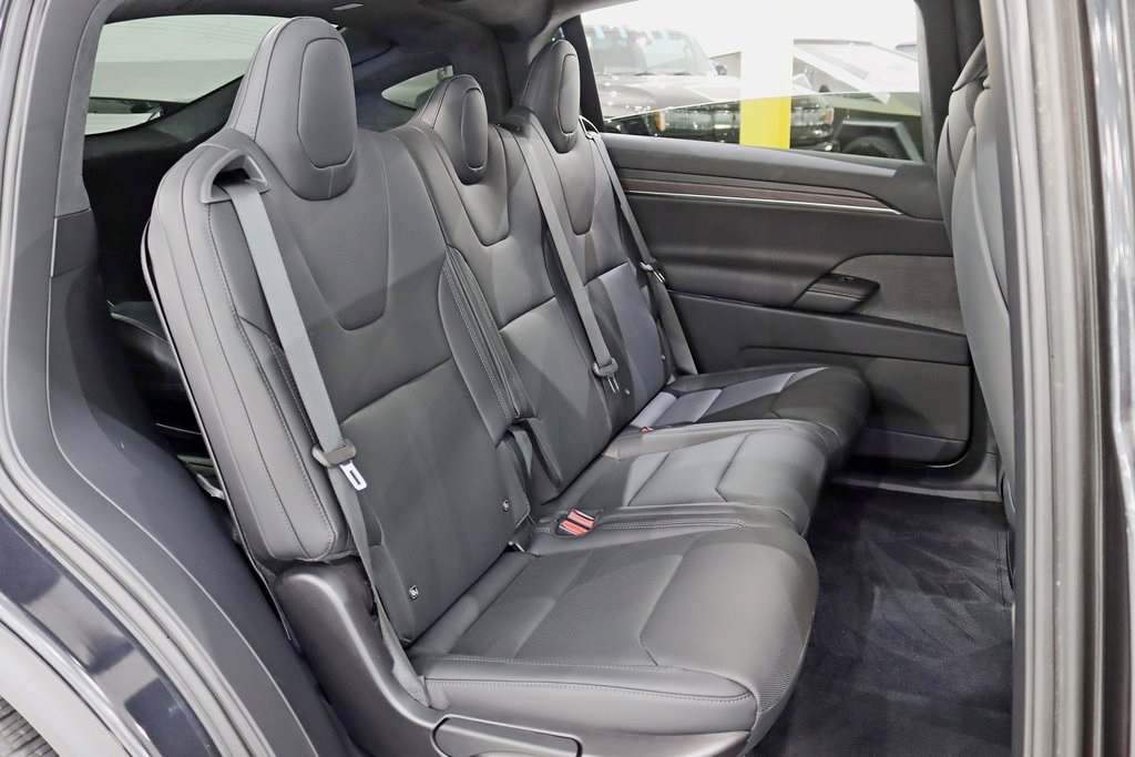 2025 Tesla Model X photo 25