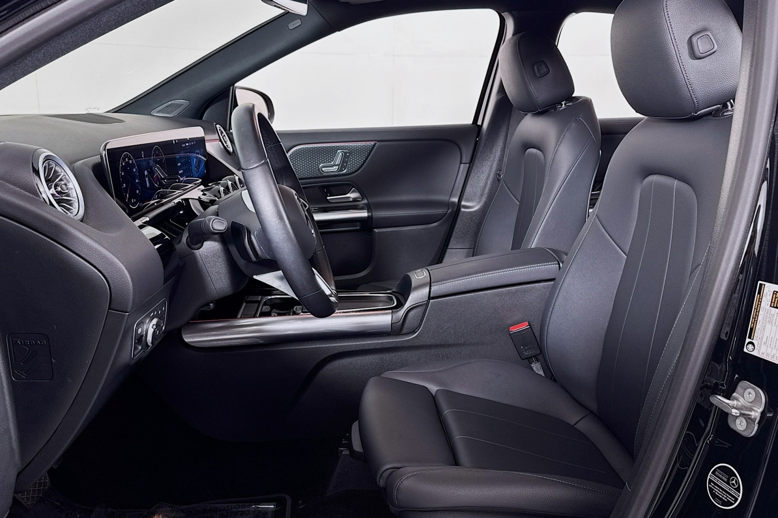 2025 Mercedes Benz GLA 250 photo 16
