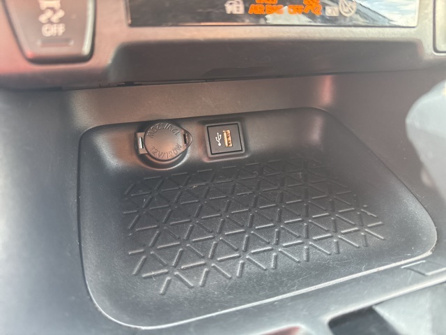 2024 Toyota RAV4 Hybrid LE photo 32