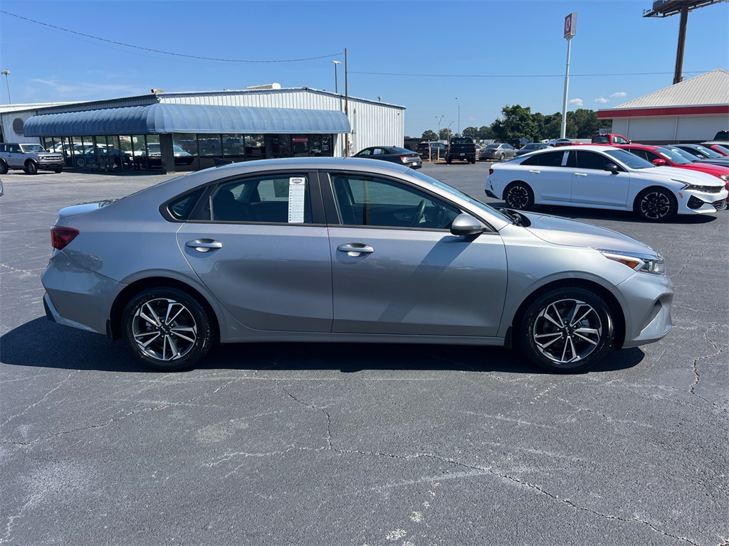 2024 Kia Forte LXS photo 8