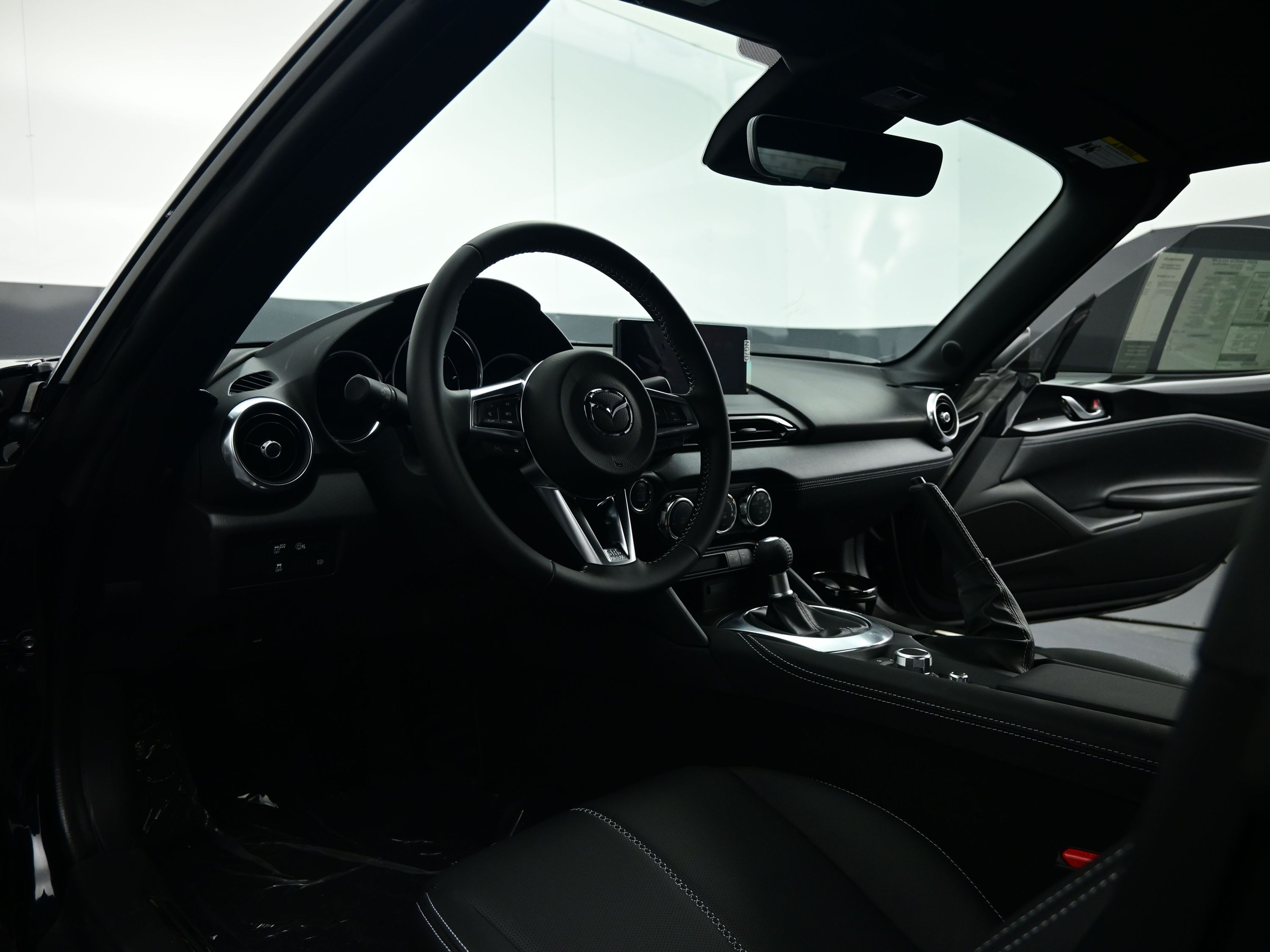 2025 Mazda MX-5 Miata Miata RF Grand Touring photo 2