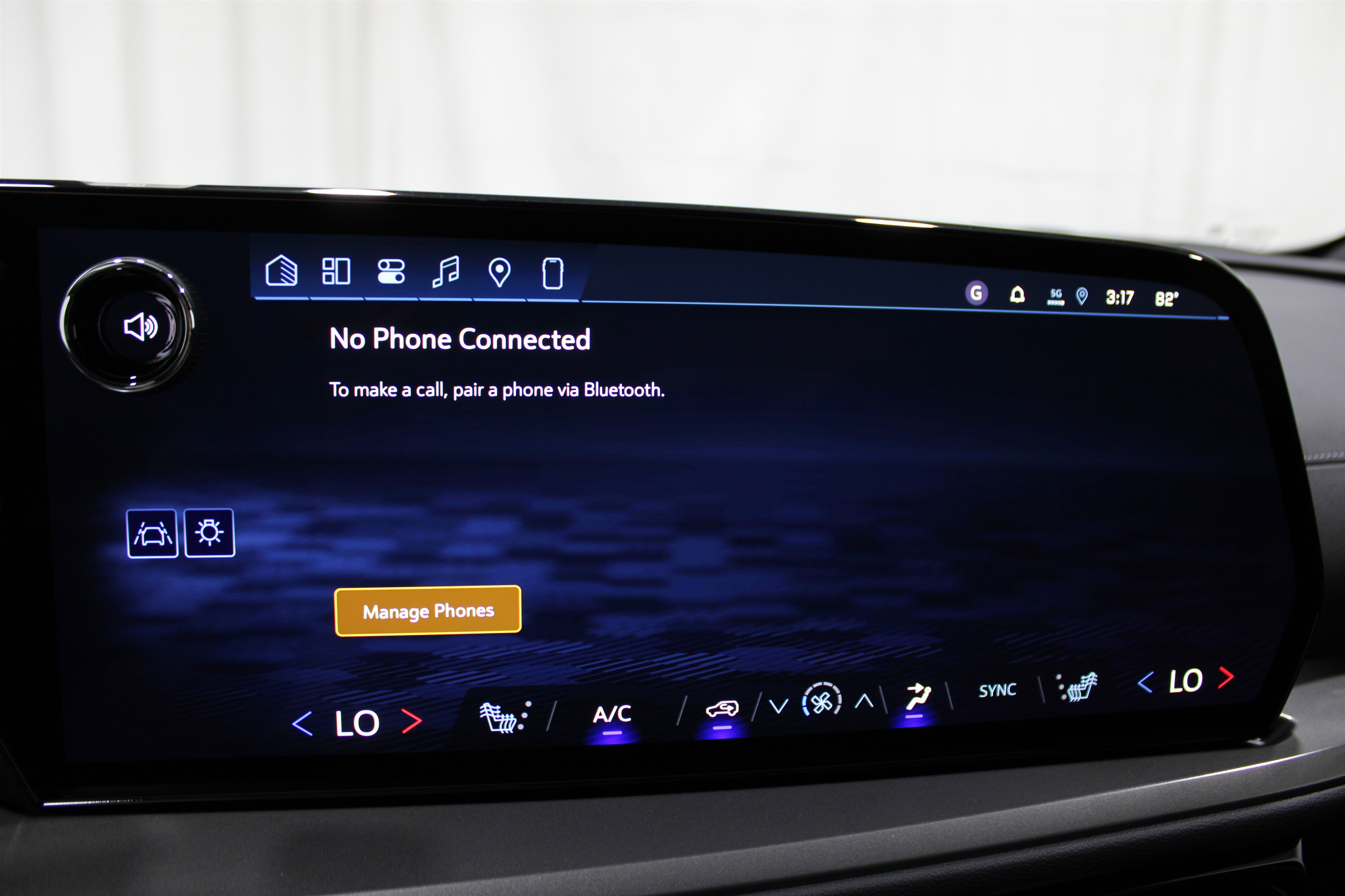 2026 Chevrolet Traverse photo 14