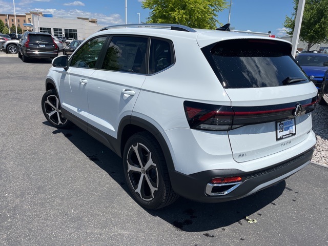 2025 Volkswagen Taos SEL photo 2
