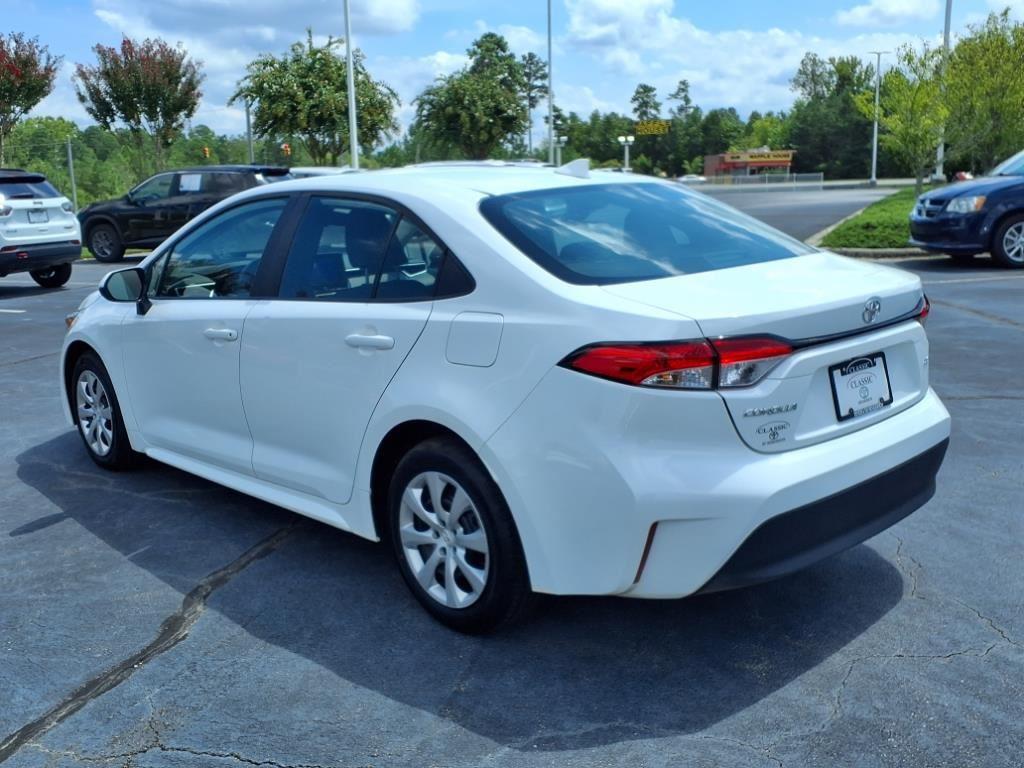 2024 Toyota Corolla LE photo 3