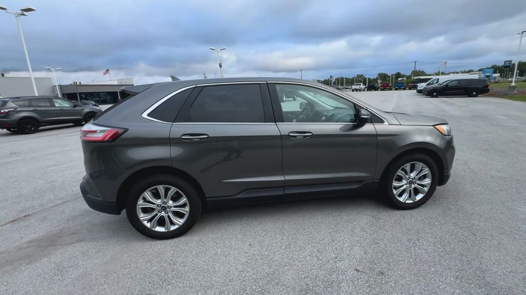 2019 Ford Edge Titanium photo 9