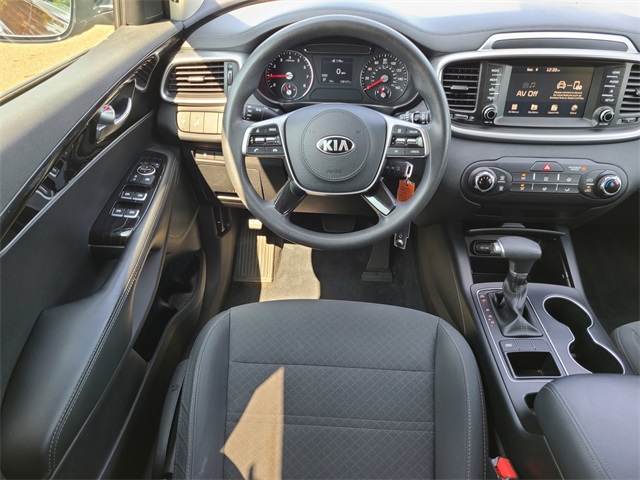 2020 Kia Sorento LX photo 23