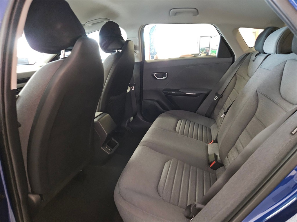 2025 Kia K4 EX photo 21