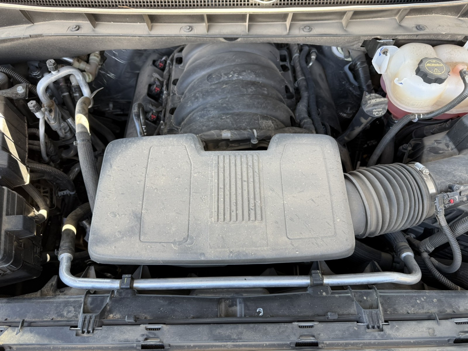 Used 2024 WHITE Chevrolet RST image 16