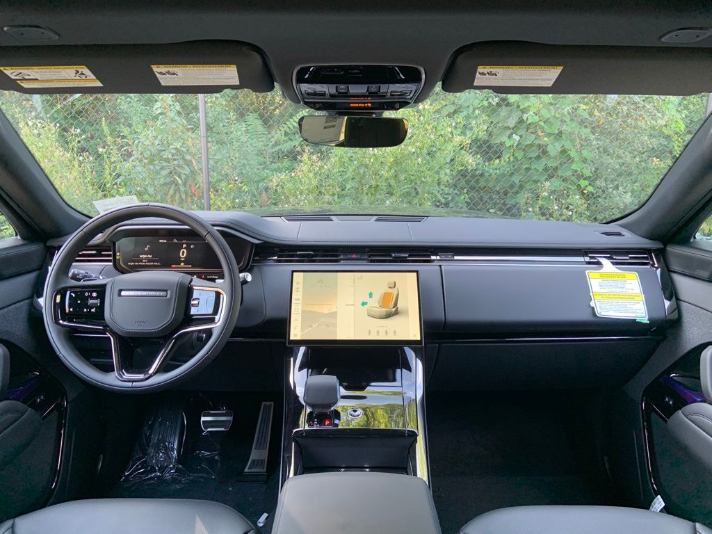 2025 Land Rover Range Rover Sport SE photo 18