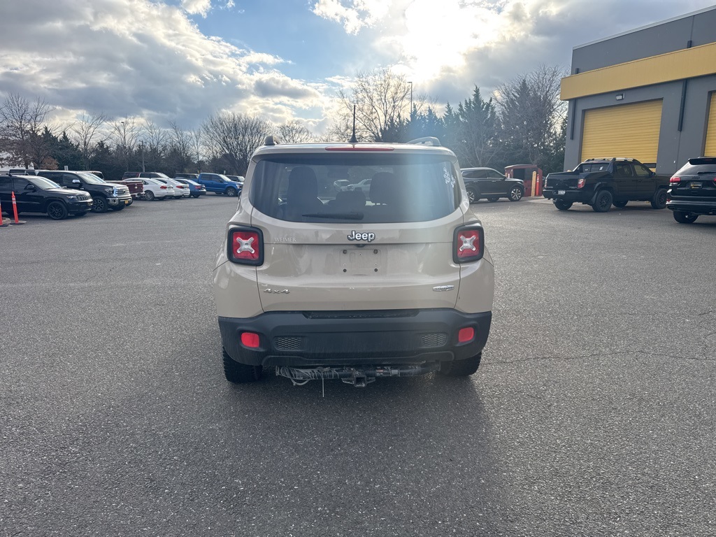 2016 Jeep Renegade Latitude photo 3