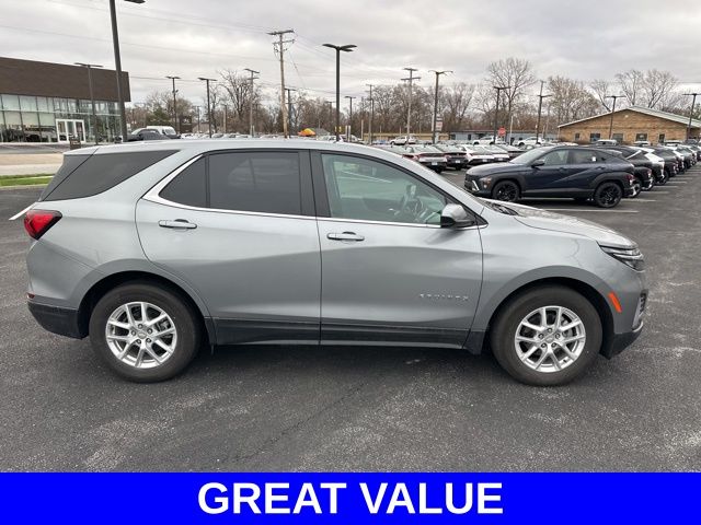 2024 Chevrolet Equinox LT photo 2