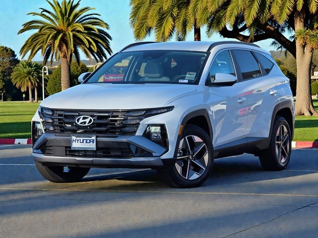 2026 Hyundai Tucson Hybrid SEL photo 2