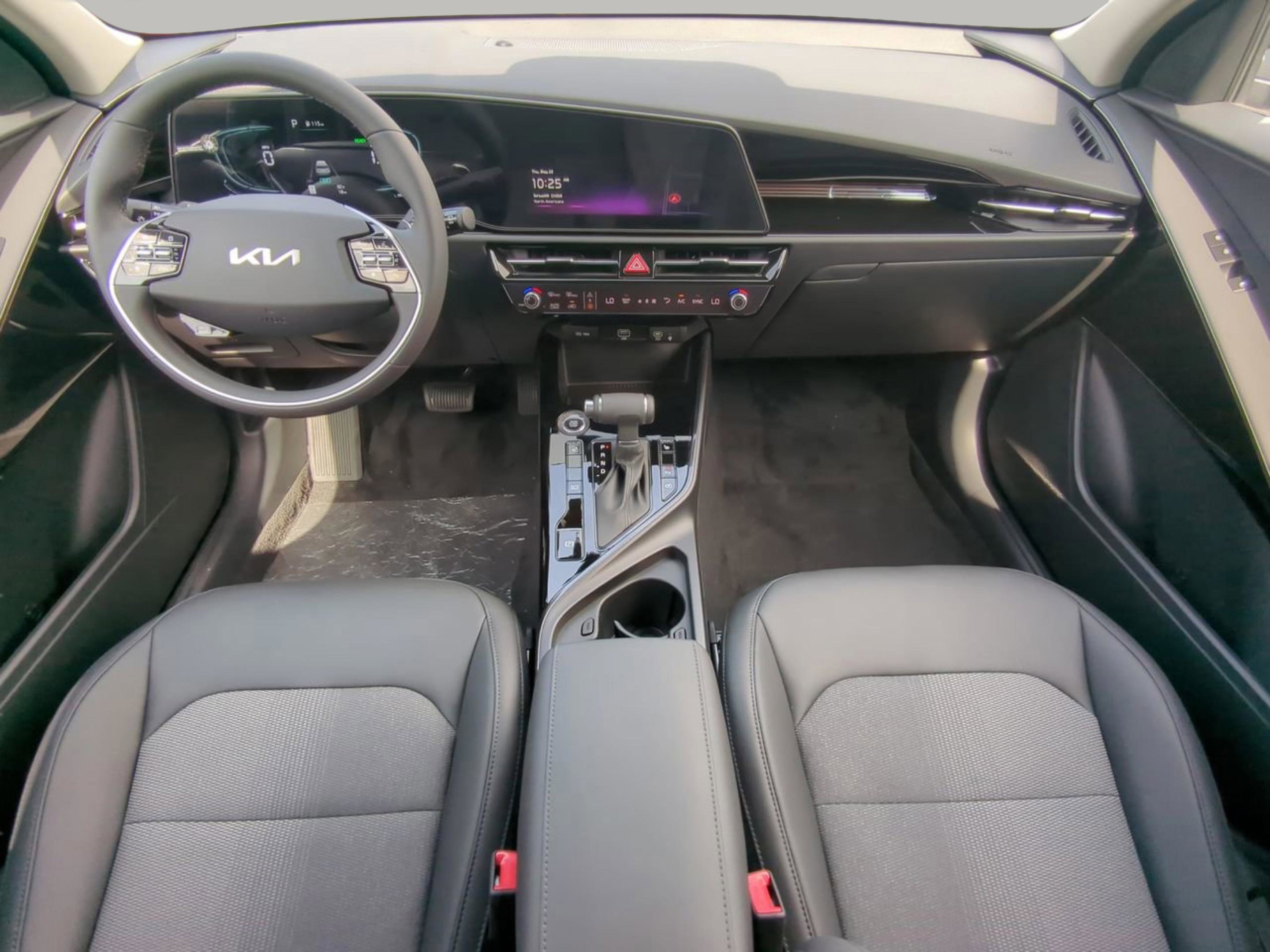 2025 Kia Niro EX photo 14