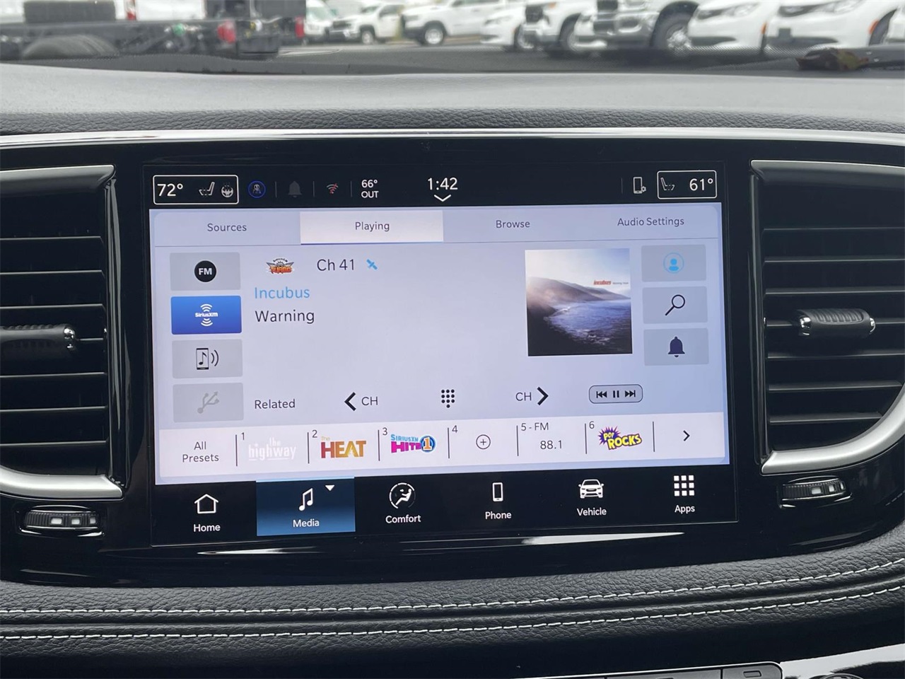 2026 Chrysler Pacifica photo 16