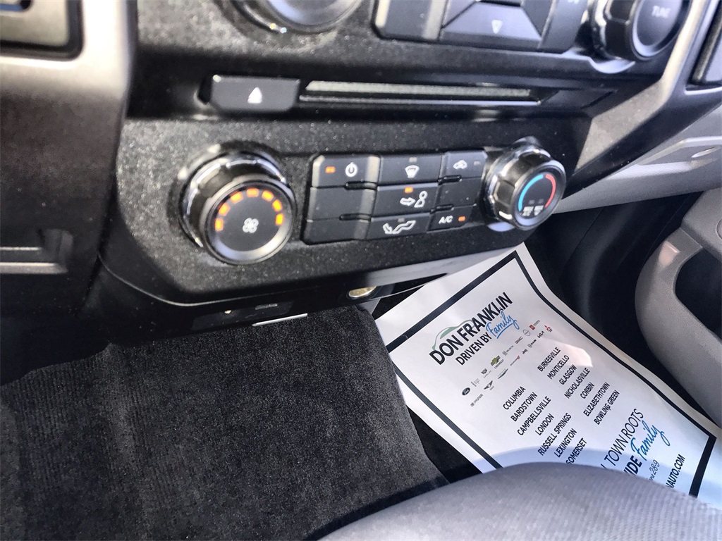 2015 Ford F-150 XLT photo 16