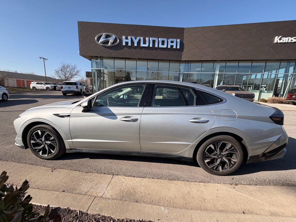 Used 2024 Hyundai Sonata SEL with VIN KMHL64JA5RA369949 for sale in Kansas City