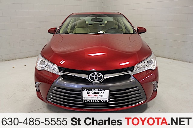 2015 Toyota Camry XLE photo 2