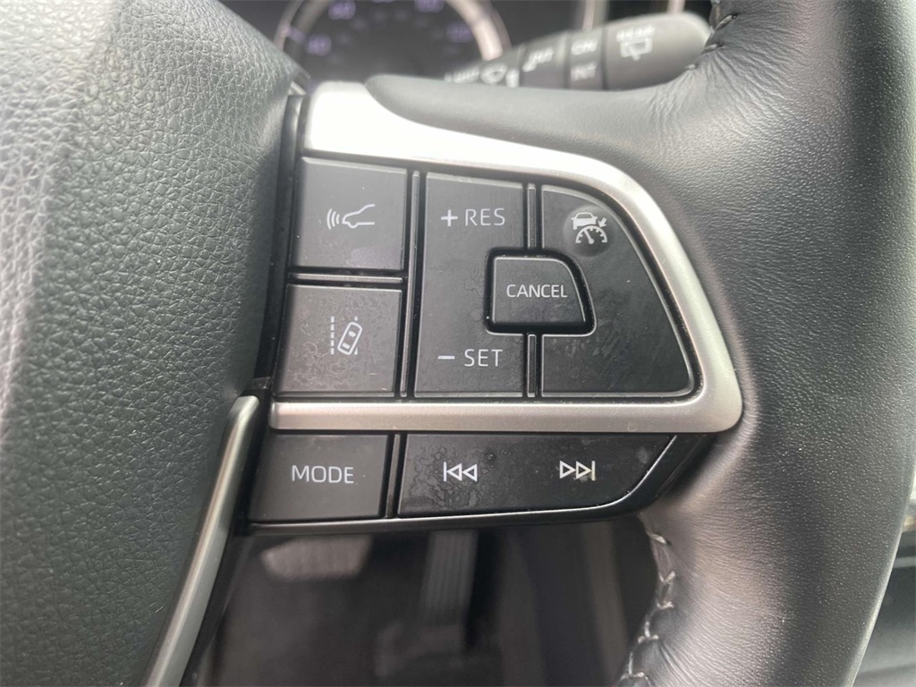 2023 Toyota Highlander XSE photo 24
