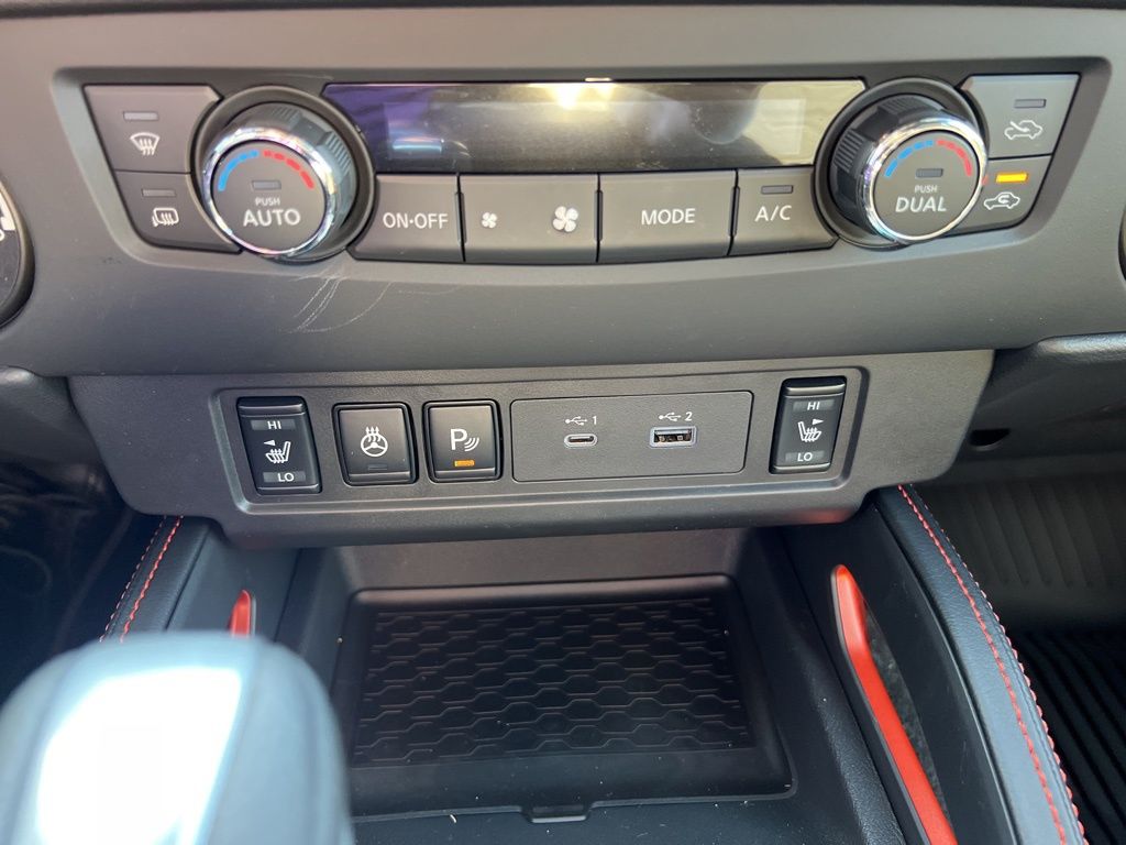 2025 Nissan Frontier Crew Cab PRO-4X photo 11