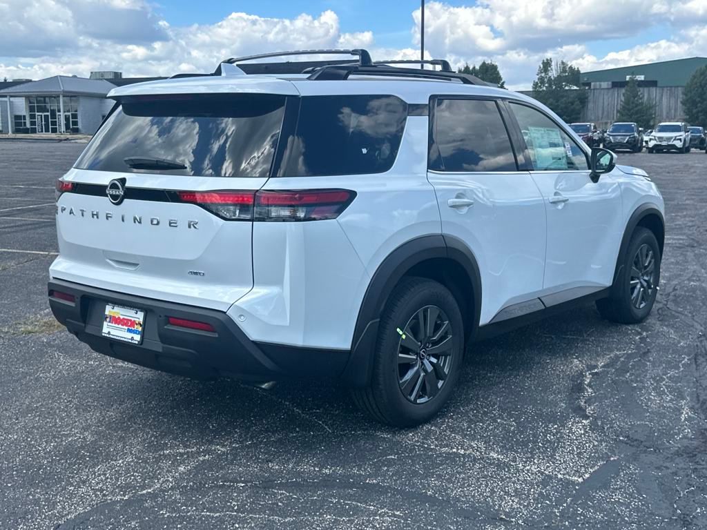 2025 Nissan Pathfinder SV photo 4