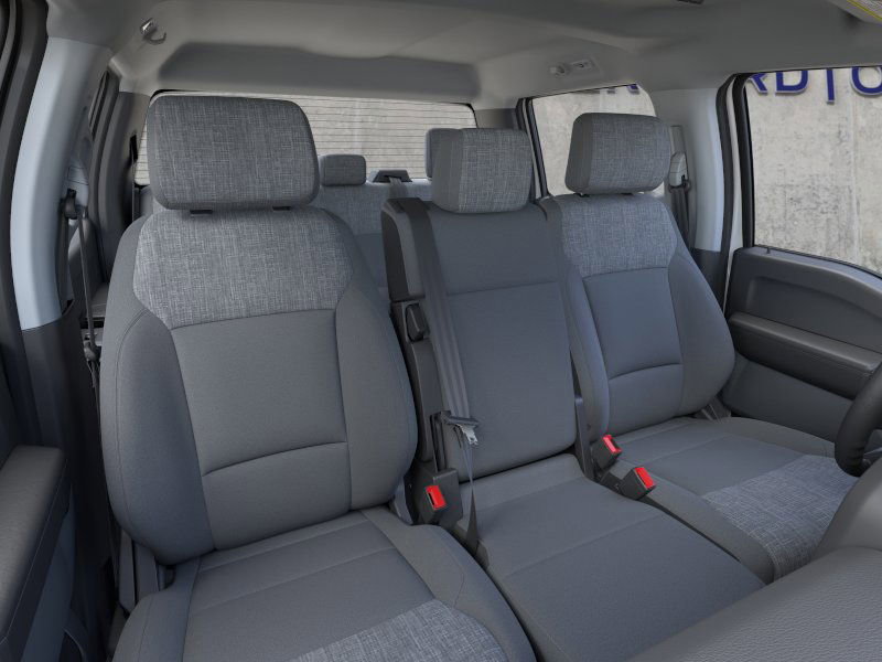 2025 Ford F-350 XLT photo 2