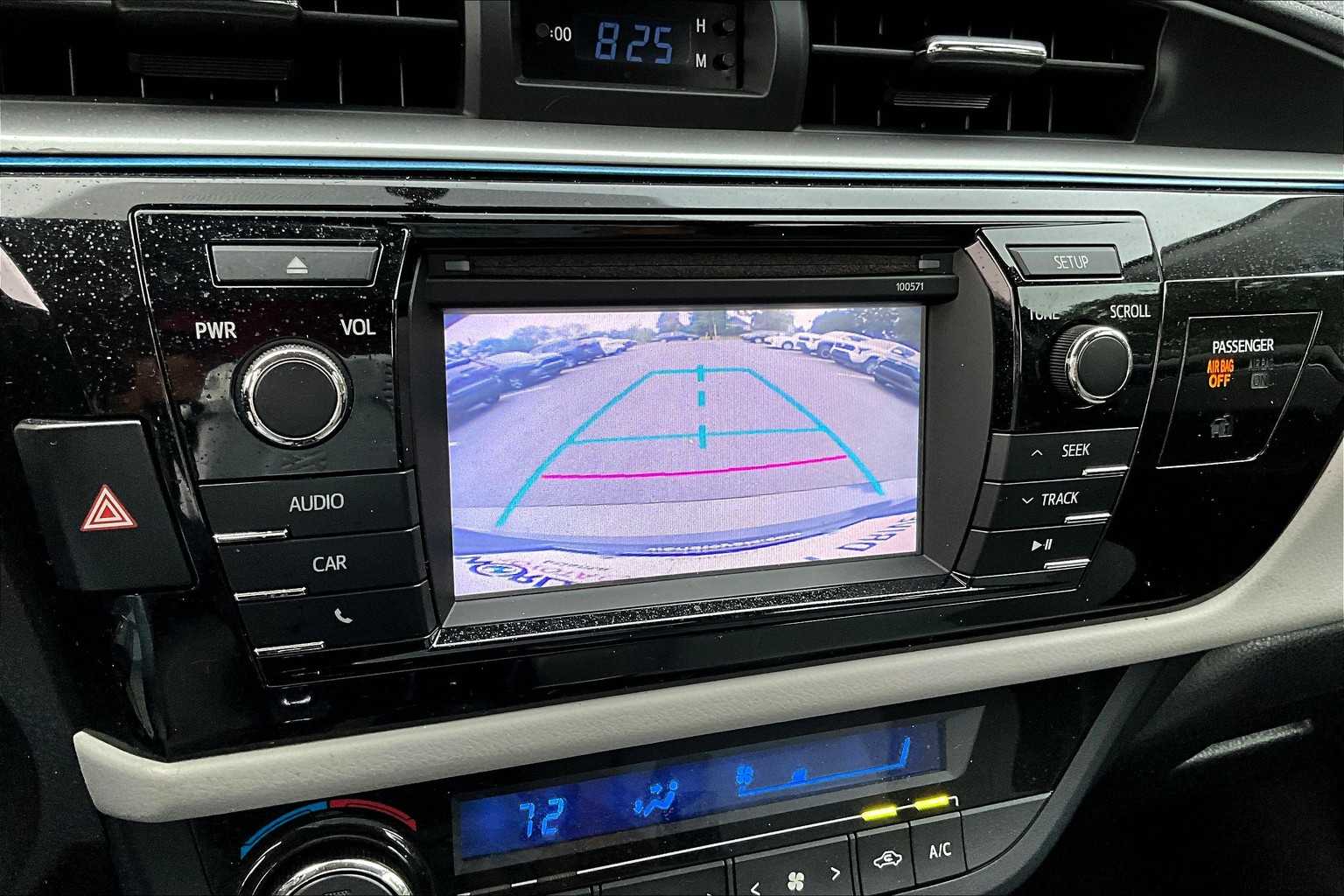 2016 Toyota Corolla LE photo 23