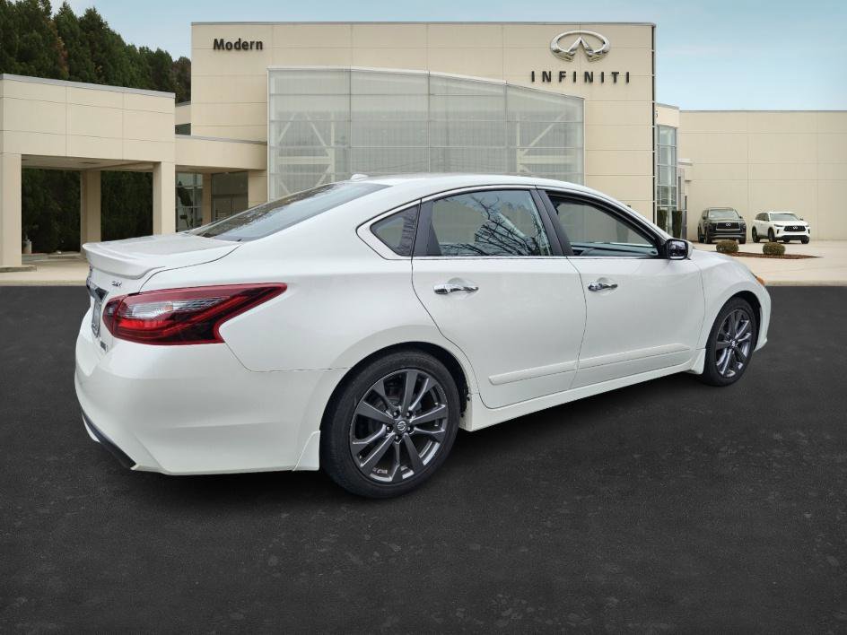 2018 Nissan Altima 2.5 SR photo 4