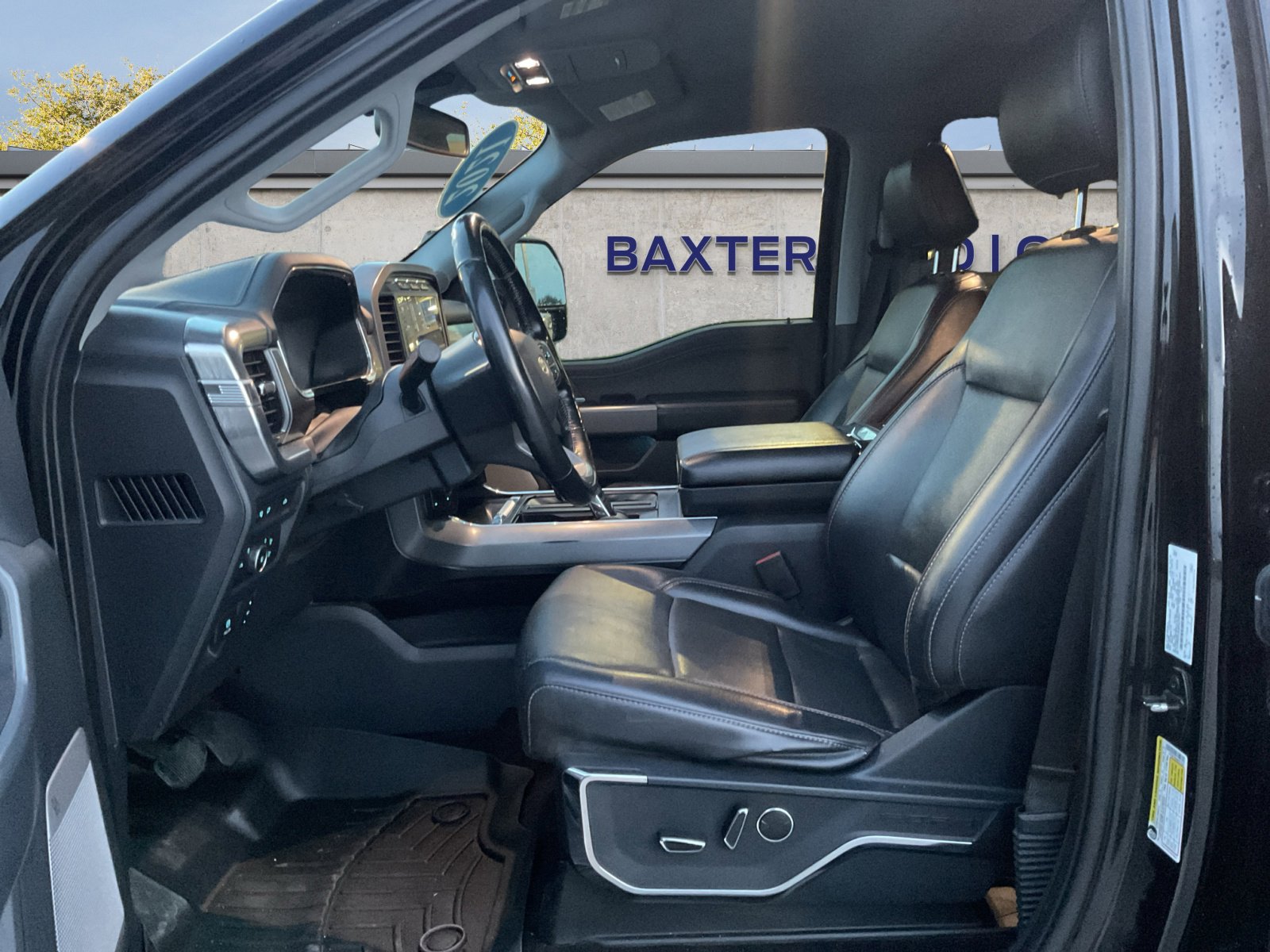 2021 Ford F-150 Lariat photo 2