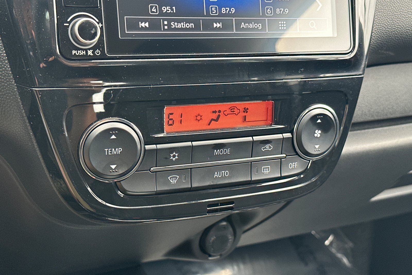 2024 Mitsubishi Mirage G4 ES photo 18