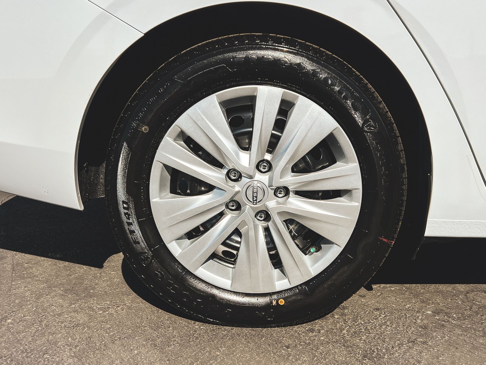 2025 Nissan Sentra S photo 4