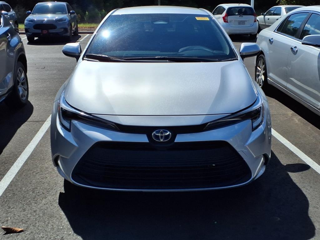 2023 Toyota Corolla Hybrid LE photo 2