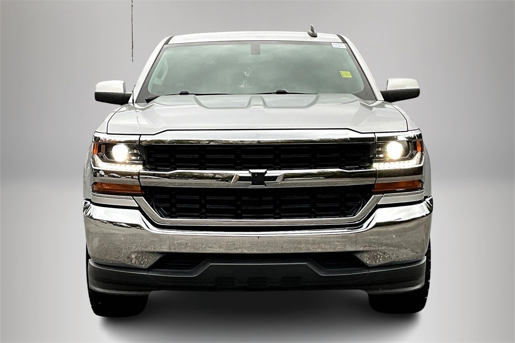 2018 Chevrolet Silverado 1500 LT photo 3