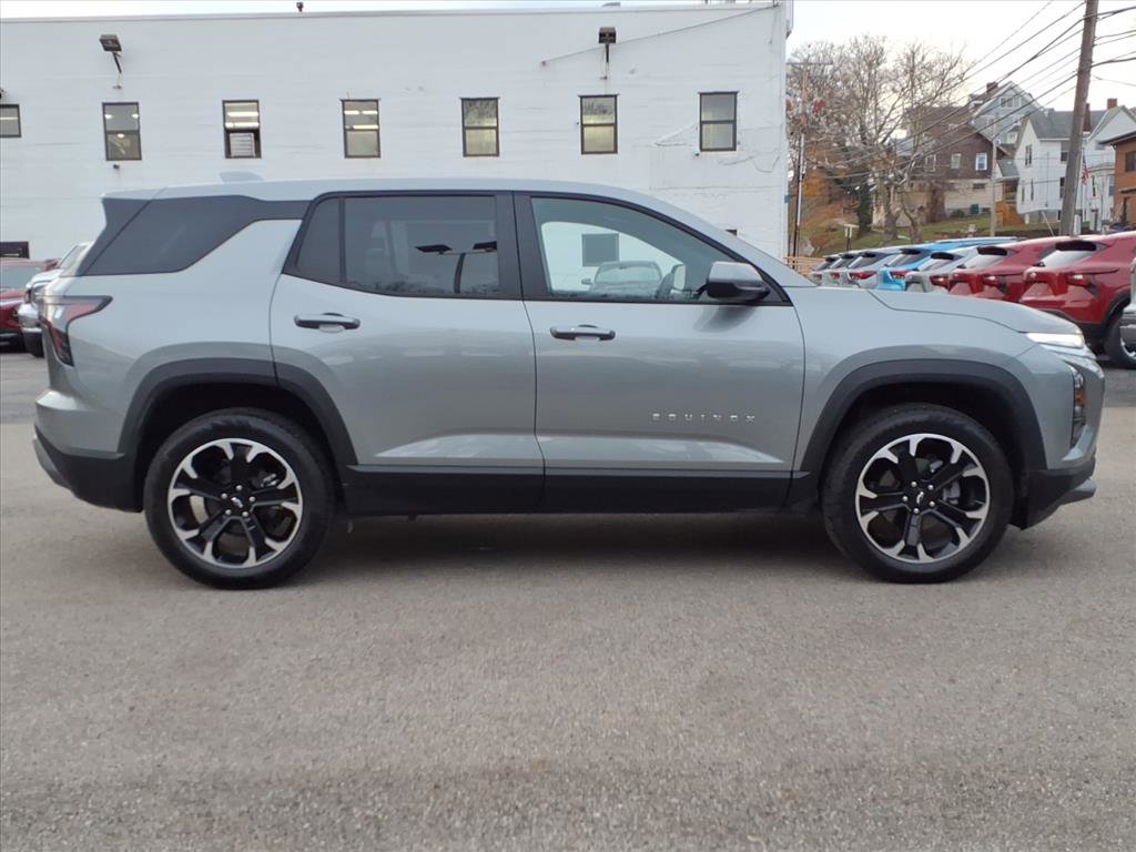 2026 Chevrolet Equinox LT photo 2