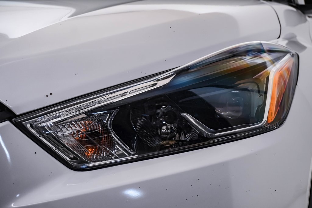 2019 Nissan Kicks SR photo 5