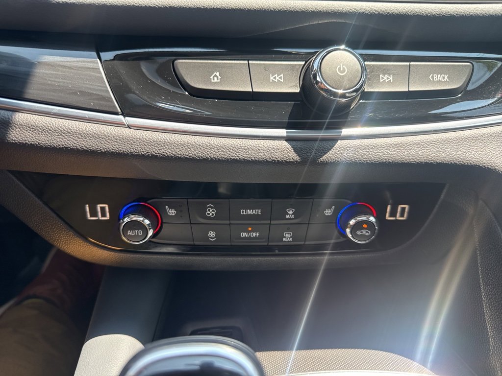 2021 Buick Enclave Essence photo 36
