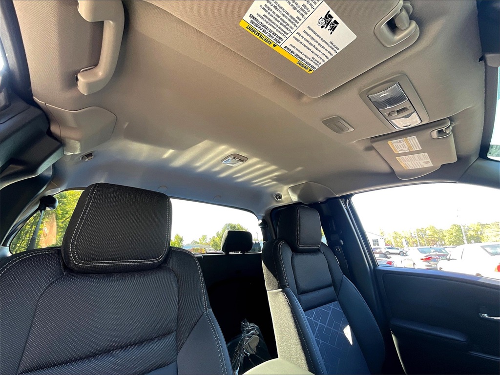 2025 Nissan Frontier SV photo 7