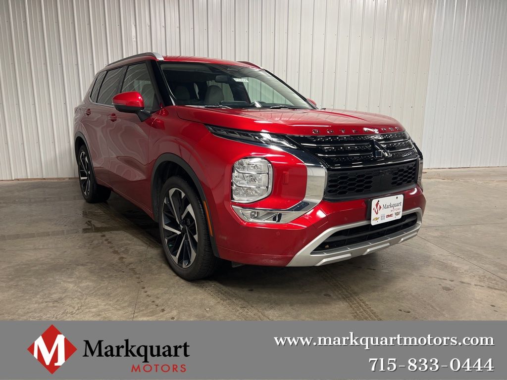 2024 Mitsubishi Outlander SEL's photo