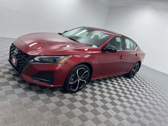 2023 Nissan Altima 2.5 SR photo 2