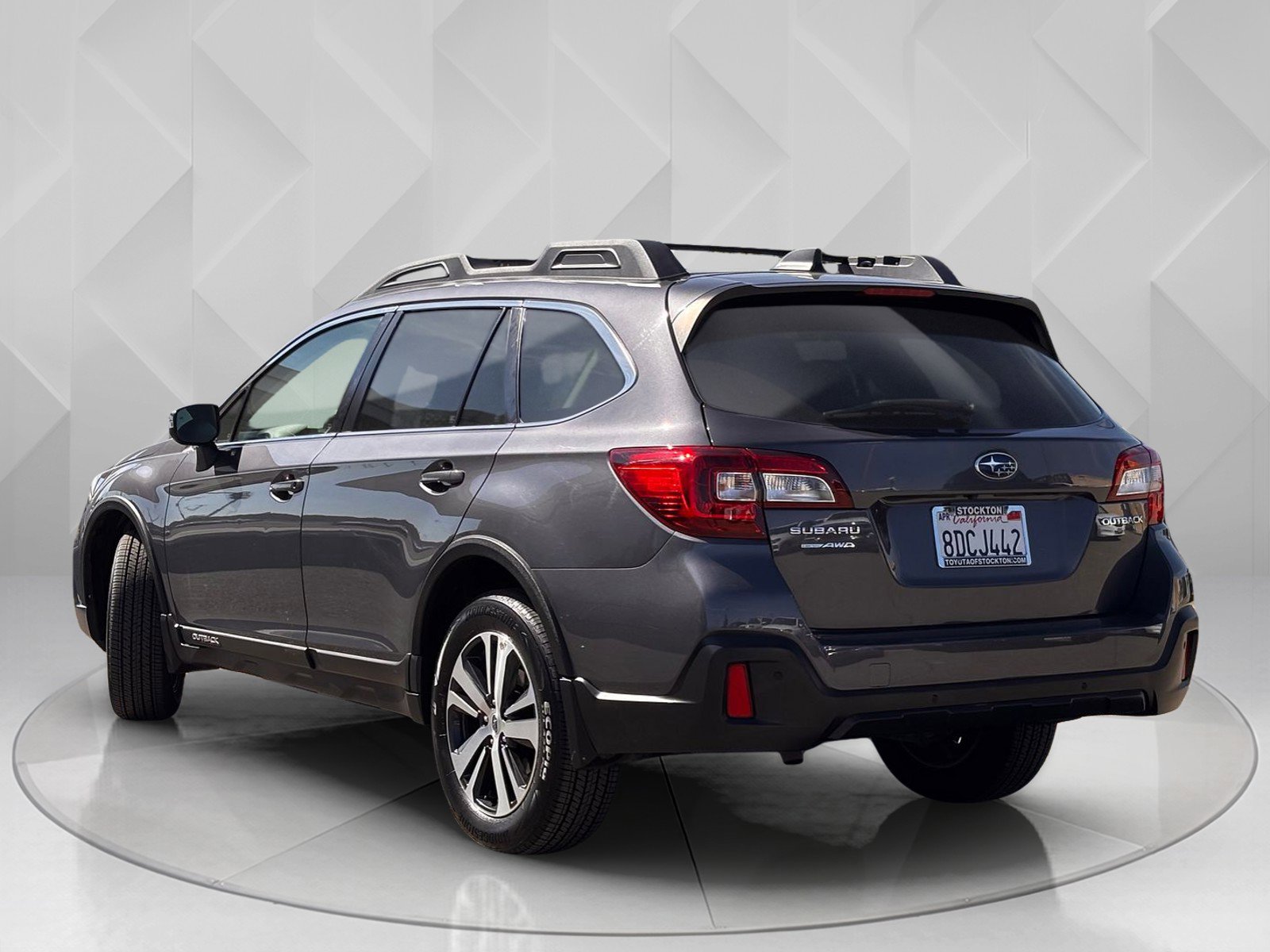 2018 Subaru Outback Limited photo 2