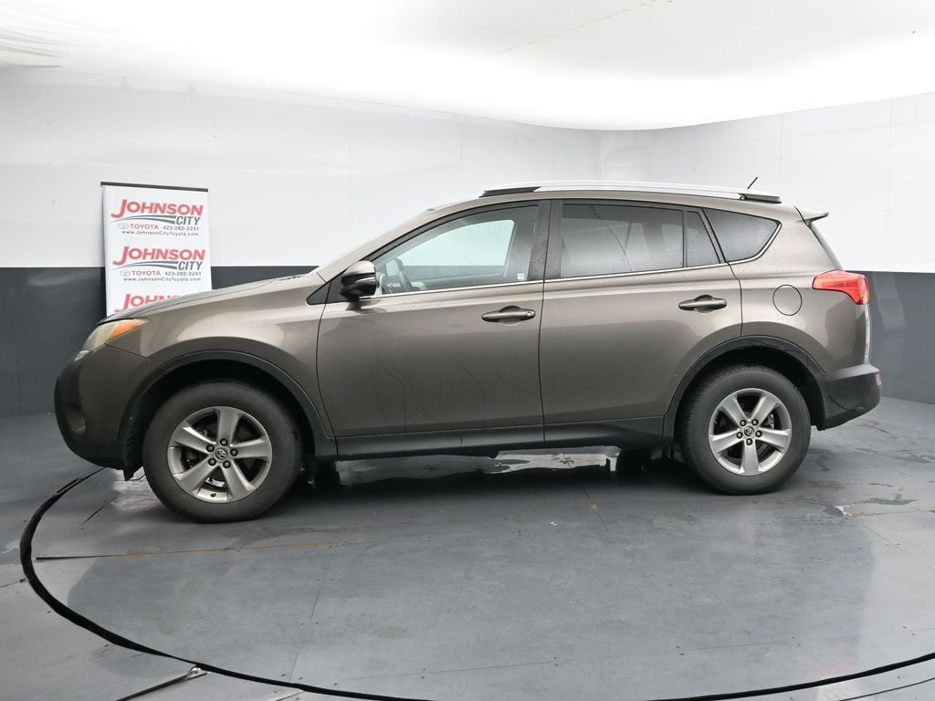 2015 Toyota RAV4 XLE photo 3