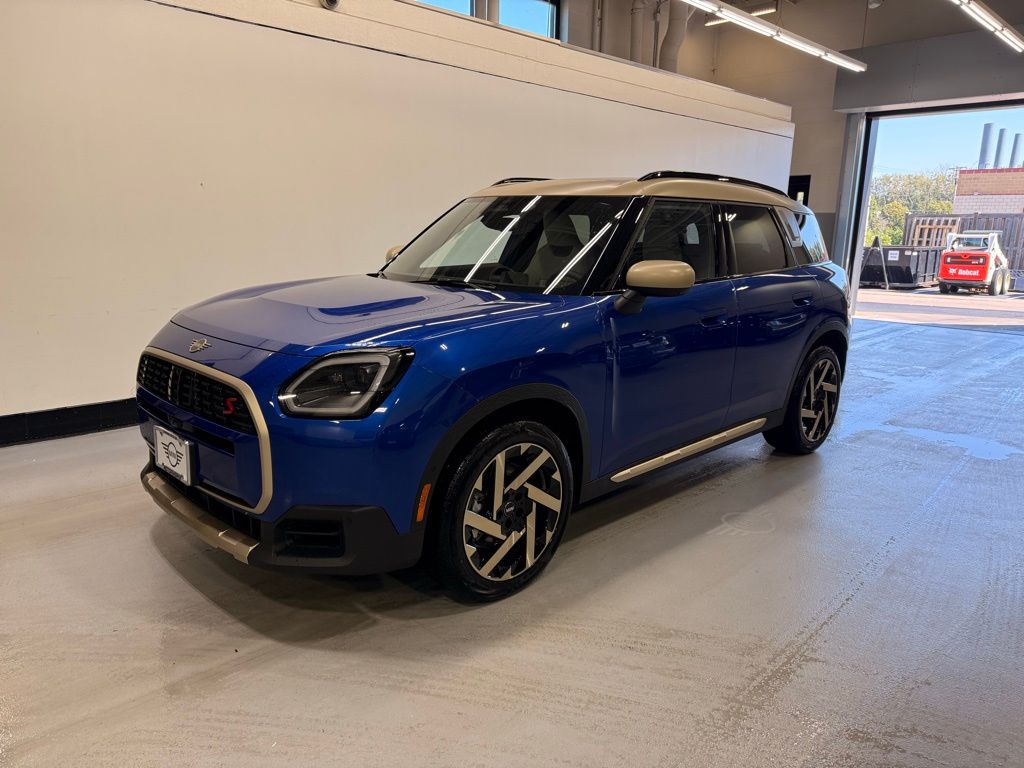 2025 MINI Countryman S's photo