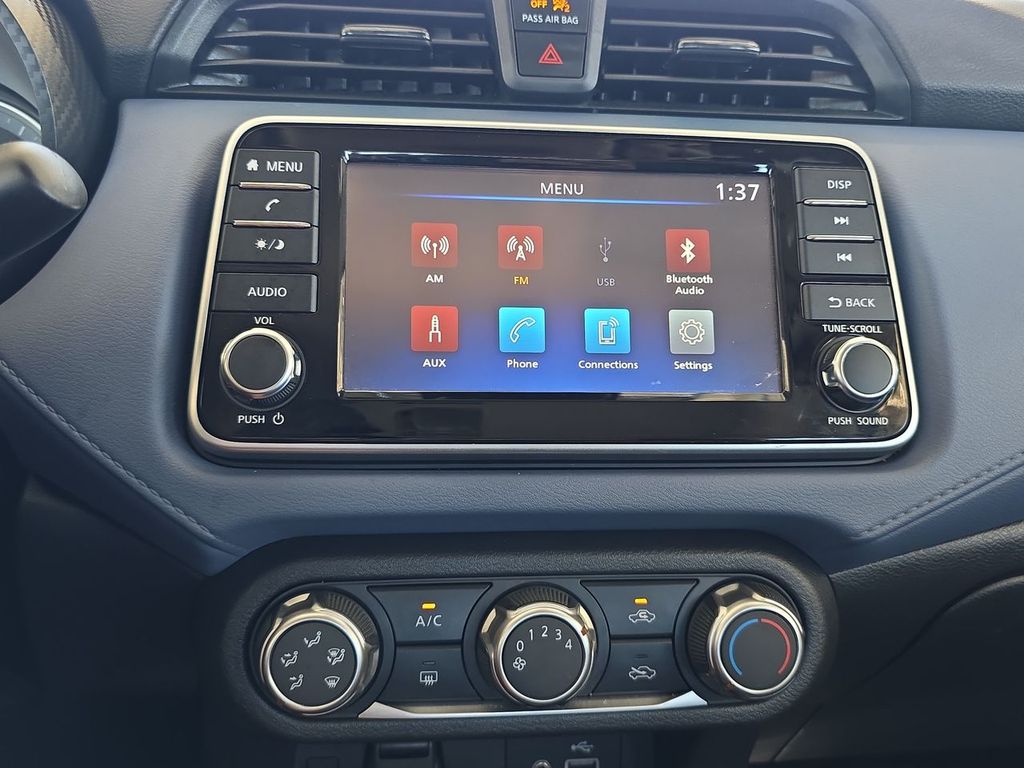 2024 Nissan Versa SV photo 13