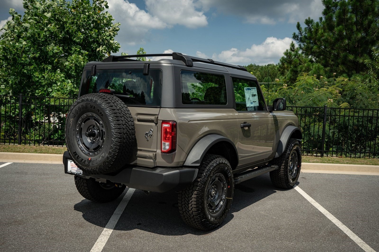 2025 Ford Bronco Base photo 9
