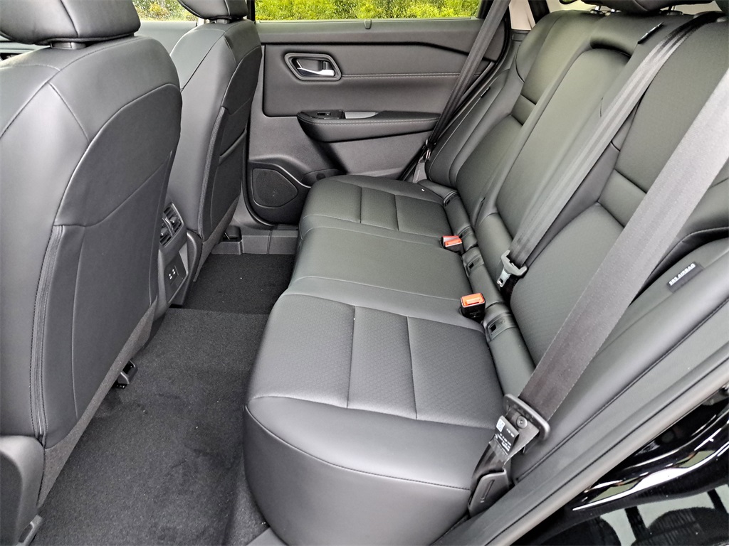 2026 Nissan Rogue SV photo 9